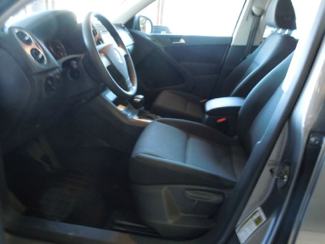 2010 Volkswagen Tiguan Malibu Convertible