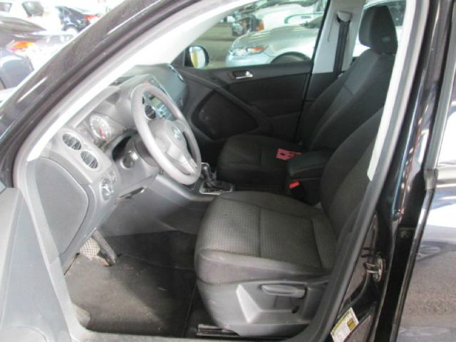 2011 Volkswagen Tiguan XR