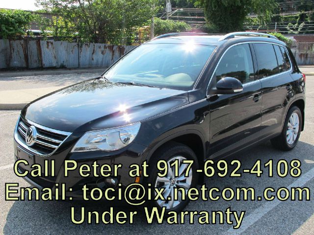 2011 Volkswagen Tiguan SLT Crew Cab Short Bed 4WD