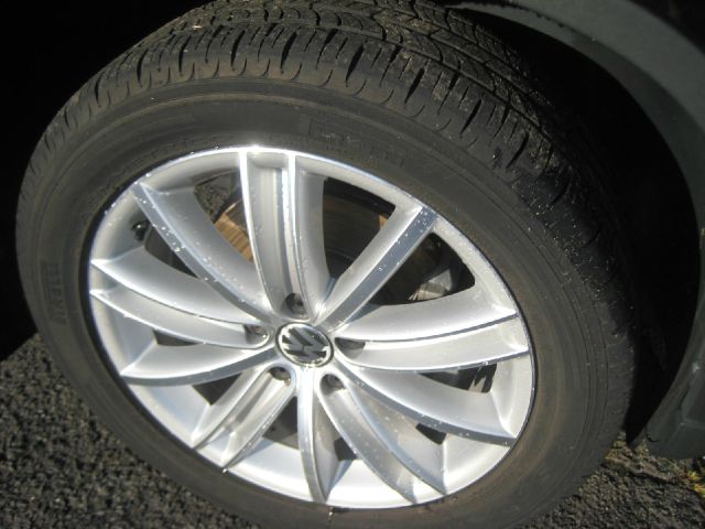 2011 Volkswagen Tiguan Extcab SLE