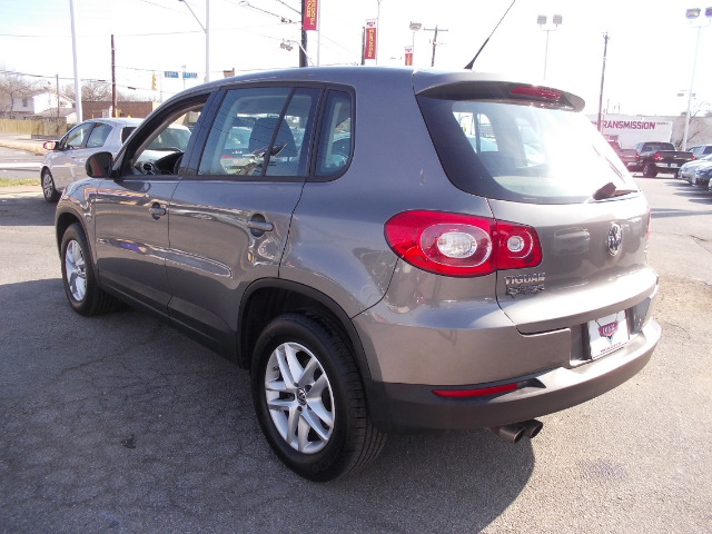 2011 Volkswagen Tiguan XR