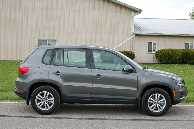 2012 Volkswagen Tiguan LS Flex Fuel 4x4 This Is One Of Our Best Bargains