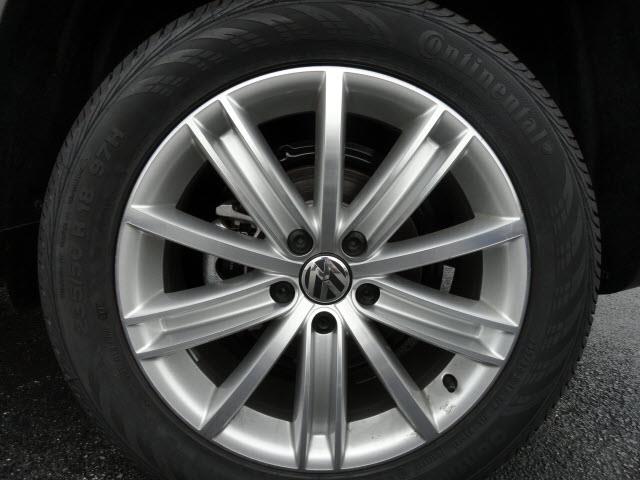 2013 Volkswagen Tiguan 4DR LS AWD