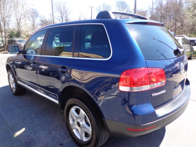 2004 Volkswagen Touareg Red Line