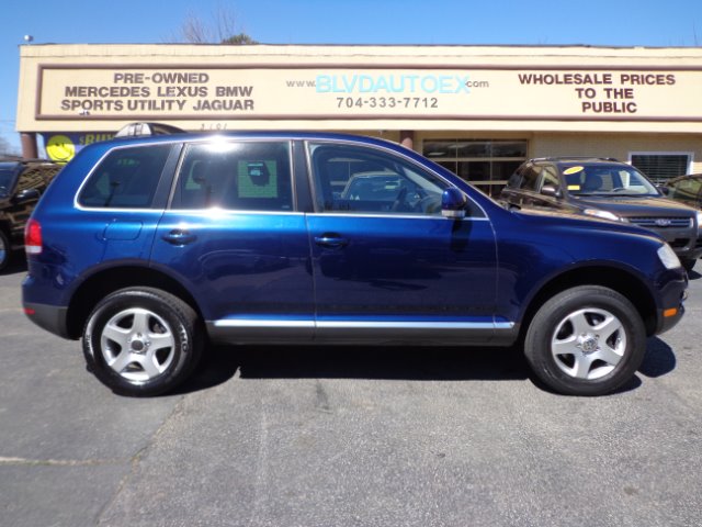 2004 Volkswagen Touareg Red Line