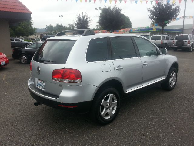 2004 Volkswagen Touareg Red Line