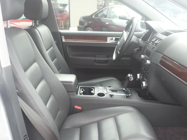 2004 Volkswagen Touareg Red Line