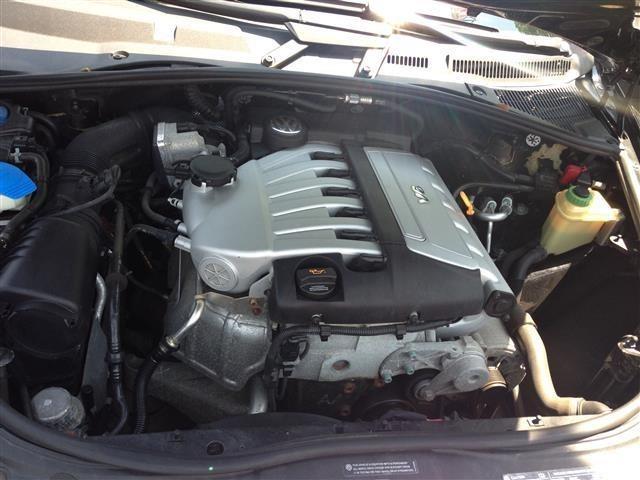 2004 Volkswagen Touareg Red Line