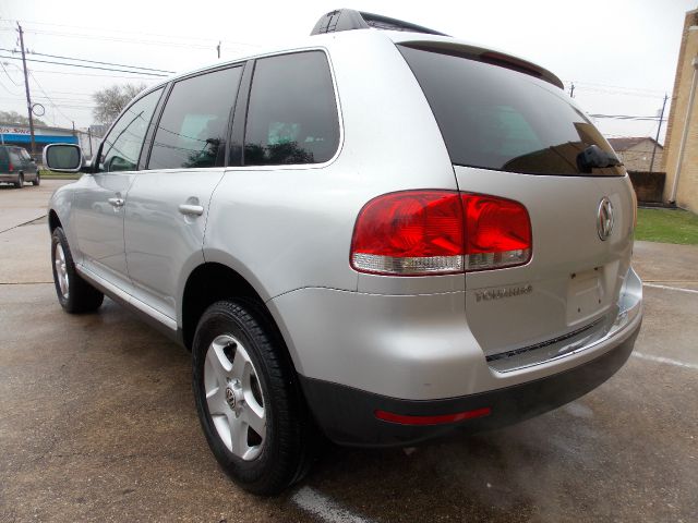 2004 Volkswagen Touareg Red Line