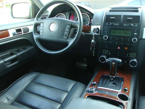 2004 Volkswagen Touareg Red Line