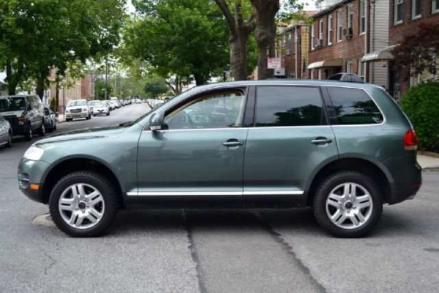 2004 Volkswagen Touareg SE-R