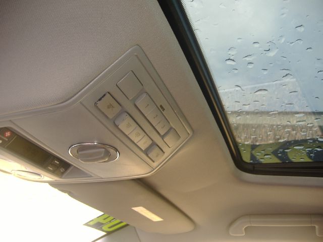 2004 Volkswagen Touareg SE-R