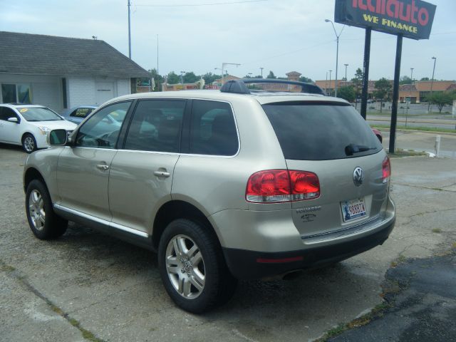 2004 Volkswagen Touareg SE-R