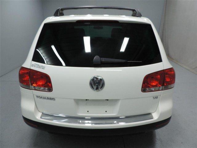 2004 Volkswagen Touareg Touring / AWD