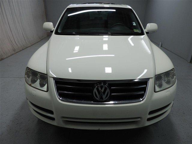 2004 Volkswagen Touareg Touring / AWD