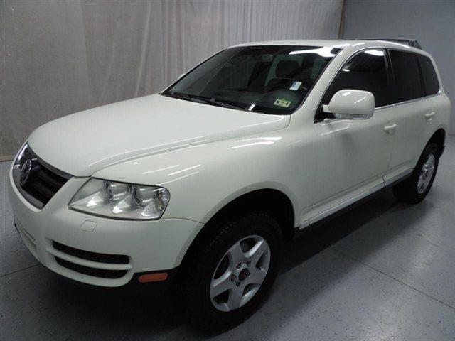 2004 Volkswagen Touareg Touring / AWD