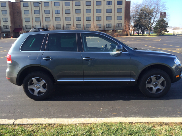 2004 Volkswagen Touareg Red Line