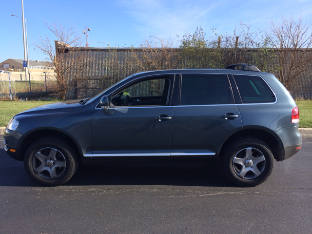 2004 Volkswagen Touareg Red Line