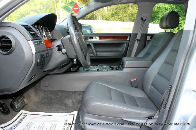 2004 Volkswagen Touareg Red Line