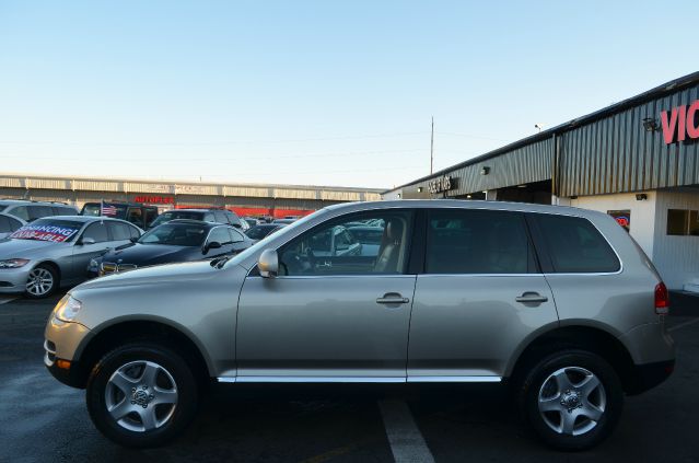 2004 Volkswagen Touareg Red Line