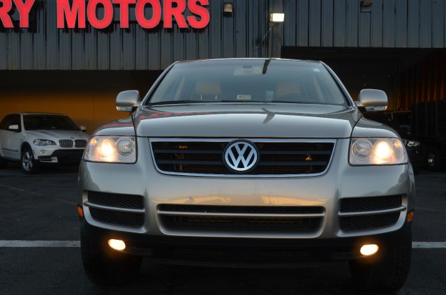 2004 Volkswagen Touareg Red Line