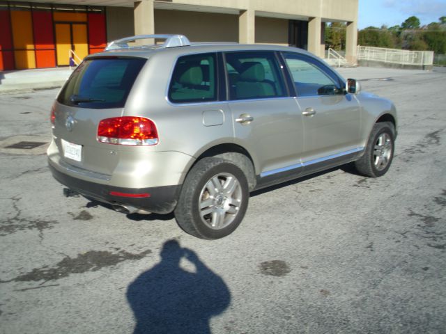 2004 Volkswagen Touareg SE-R