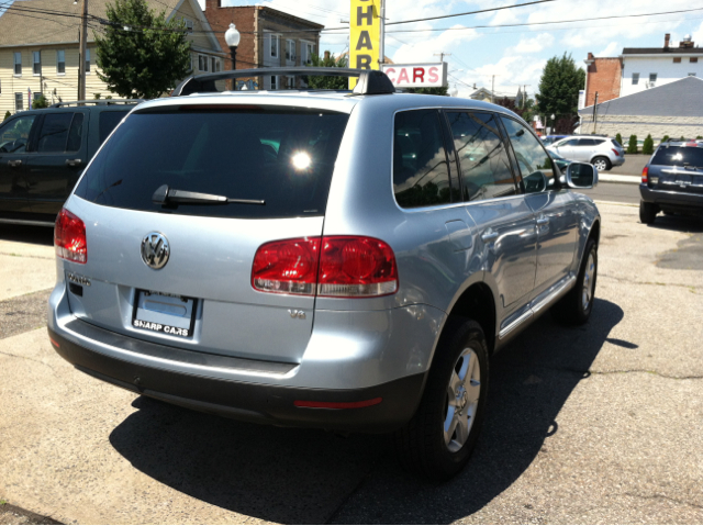 2004 Volkswagen Touareg Red Line