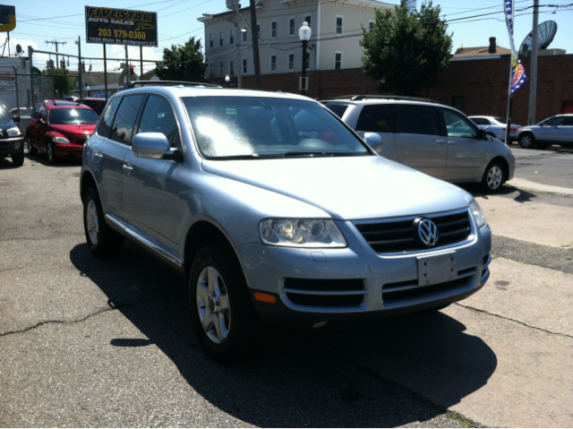 2004 Volkswagen Touareg Red Line