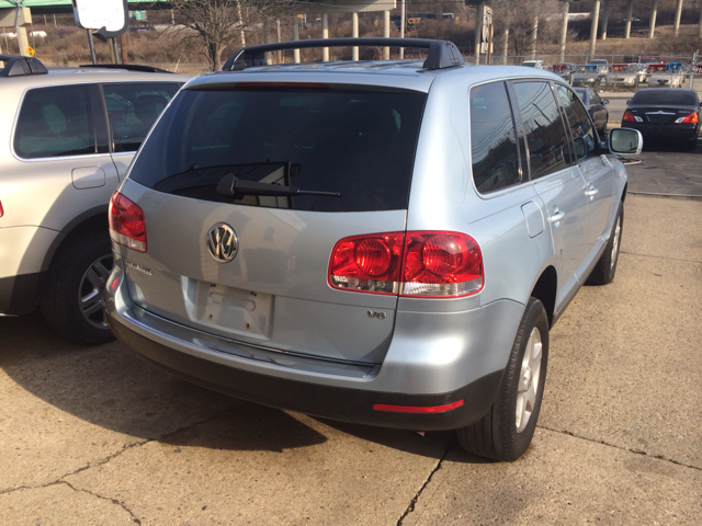 2004 Volkswagen Touareg Red Line