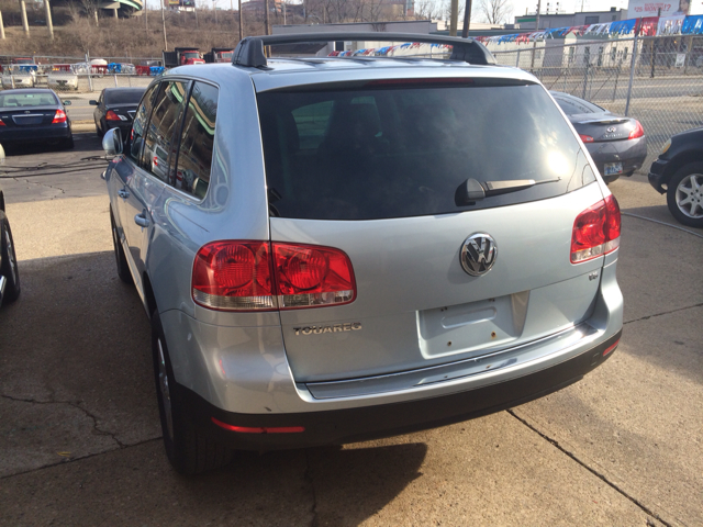2004 Volkswagen Touareg Red Line