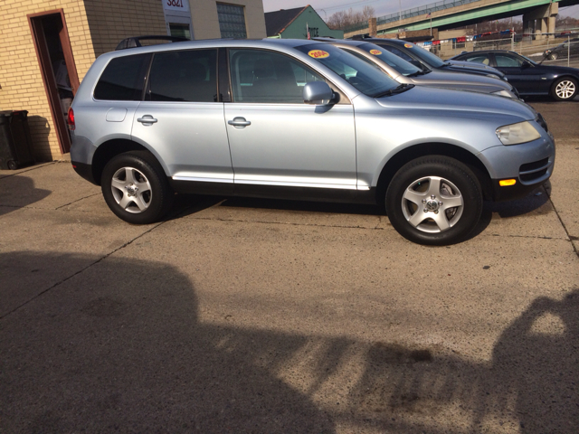 2004 Volkswagen Touareg Red Line