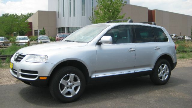 2004 Volkswagen Touareg Red Line