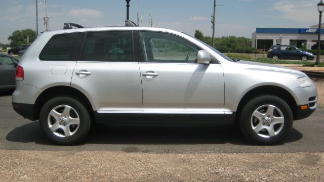 2004 Volkswagen Touareg Red Line