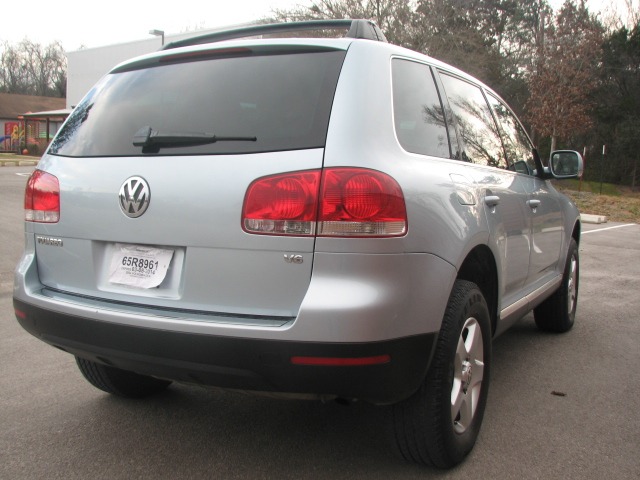 2004 Volkswagen Touareg Red Line