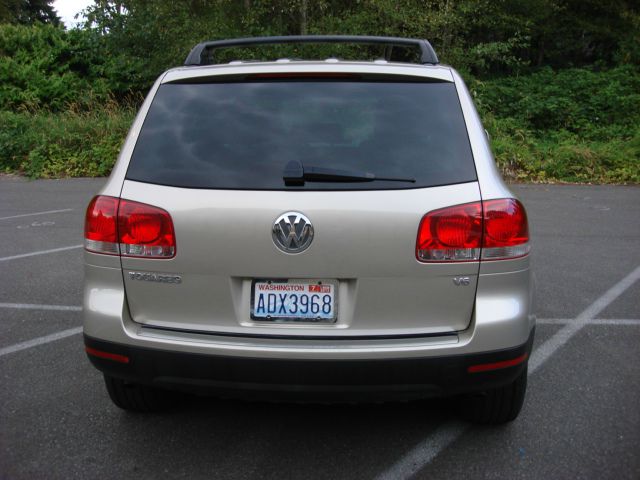 2004 Volkswagen Touareg Red Line