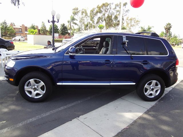 2004 Volkswagen Touareg Red Line