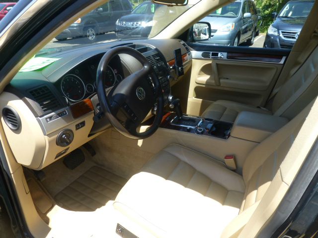 2004 Volkswagen Touareg Red Line