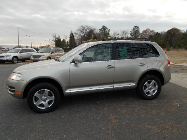 2004 Volkswagen Touareg Red Line
