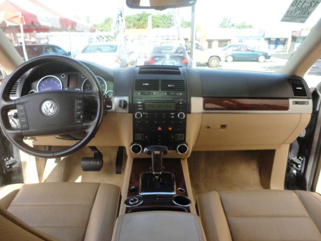 2005 Volkswagen Touareg Red Line