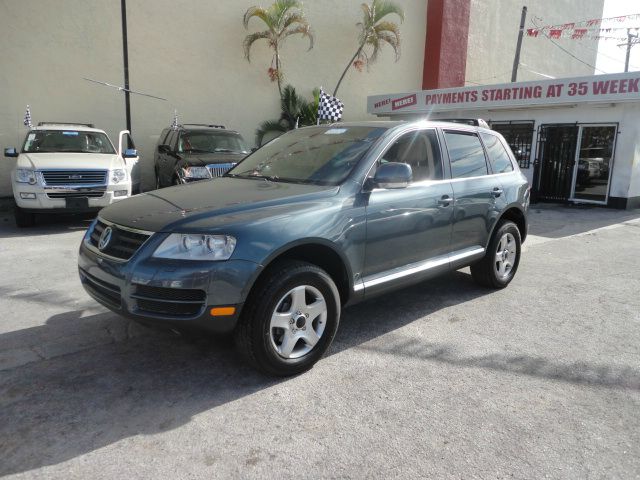 2005 Volkswagen Touareg Red Line