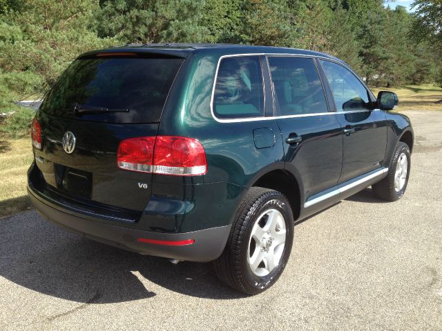 2005 Volkswagen Touareg Red Line