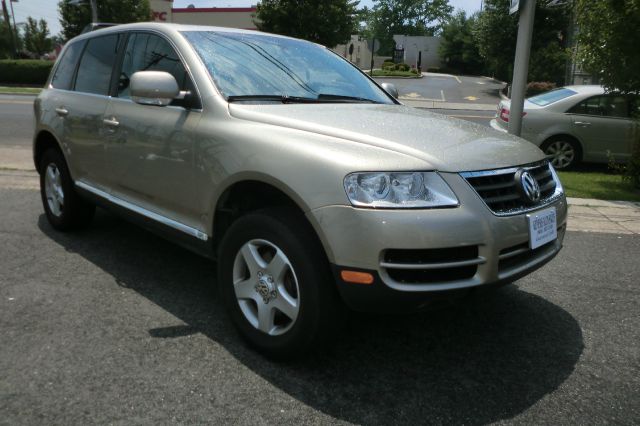 2005 Volkswagen Touareg Red Line