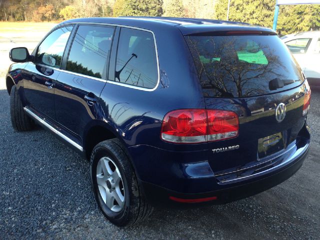 2005 Volkswagen Touareg Red Line