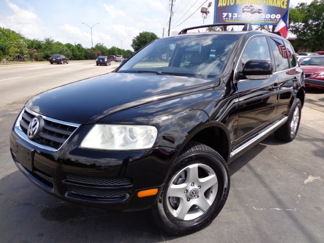 2005 Volkswagen Touareg Red Line