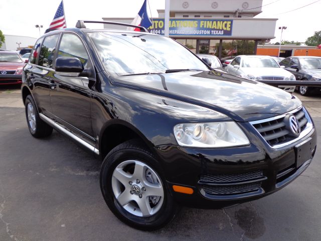 2005 Volkswagen Touareg Red Line