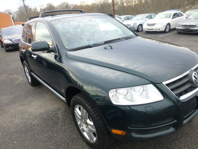 2005 Volkswagen Touareg Red Line