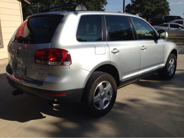 2005 Volkswagen Touareg Red Line