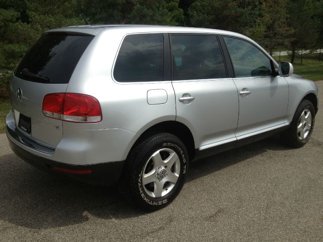 2006 Volkswagen Touareg Red Line