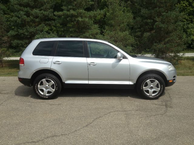 2006 Volkswagen Touareg Red Line