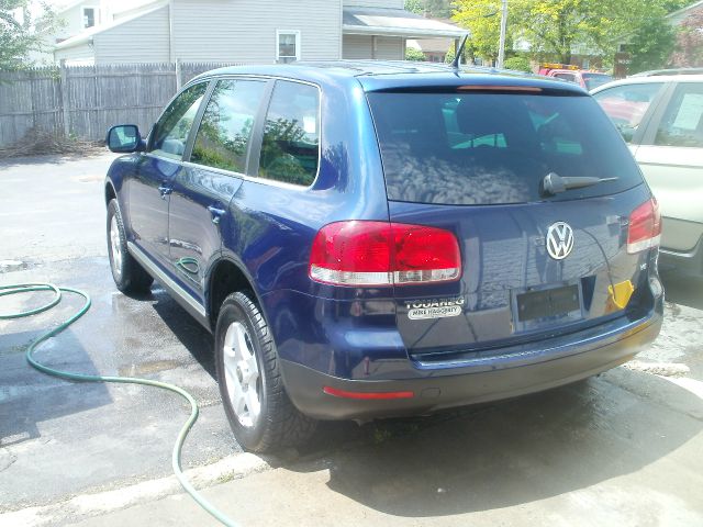 2006 Volkswagen Touareg Red Line